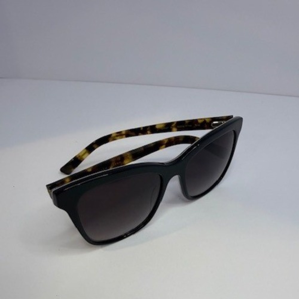 Ted Baker Blk Frame Sunglasses with Tortoiseshell Arms Classic Women’s Accessory